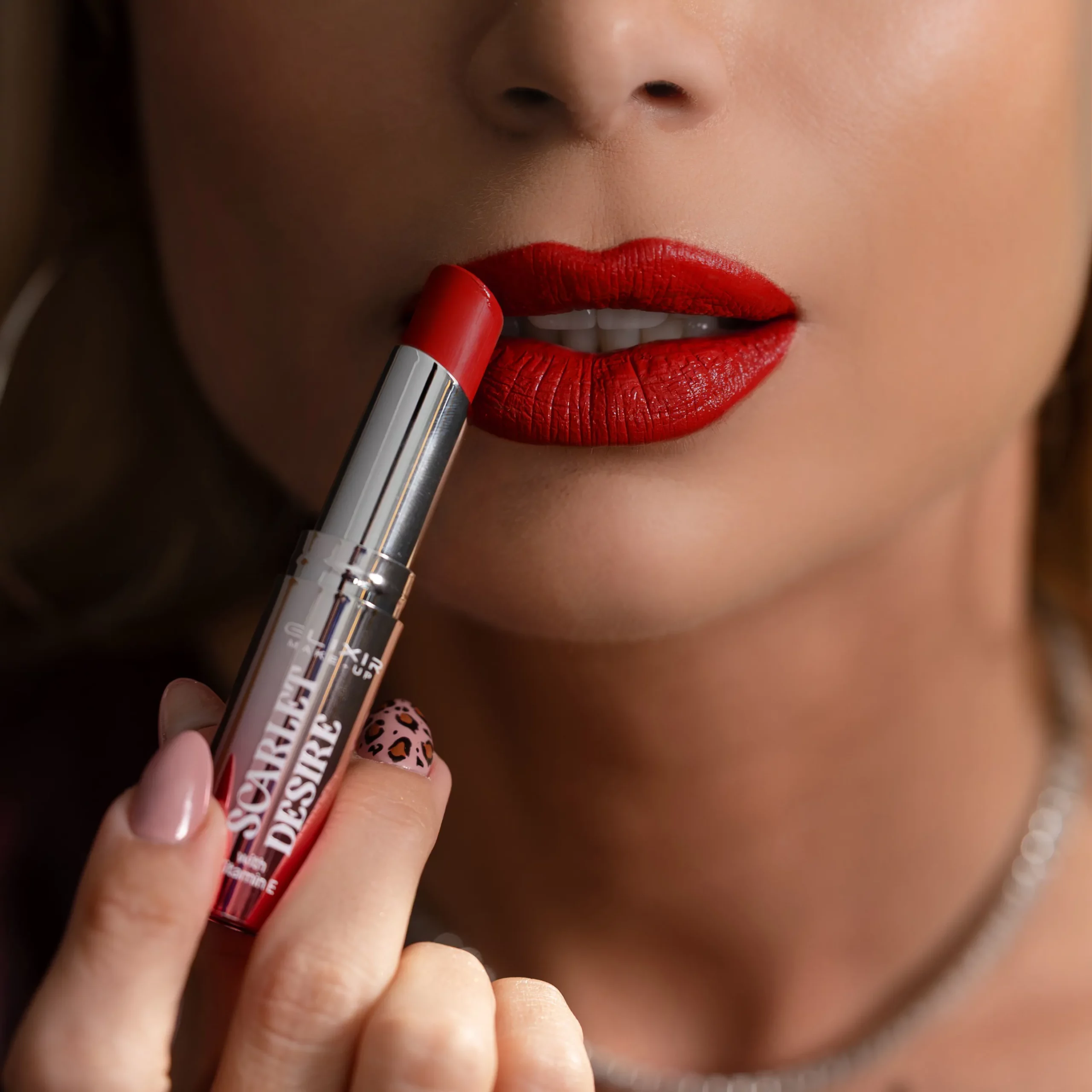 Elixir Scarlet Desire Satin Κραγιόν #101 3gr LIMITED EDITION! - Κραγιόν Με Σατινέ Υφή - Image 2