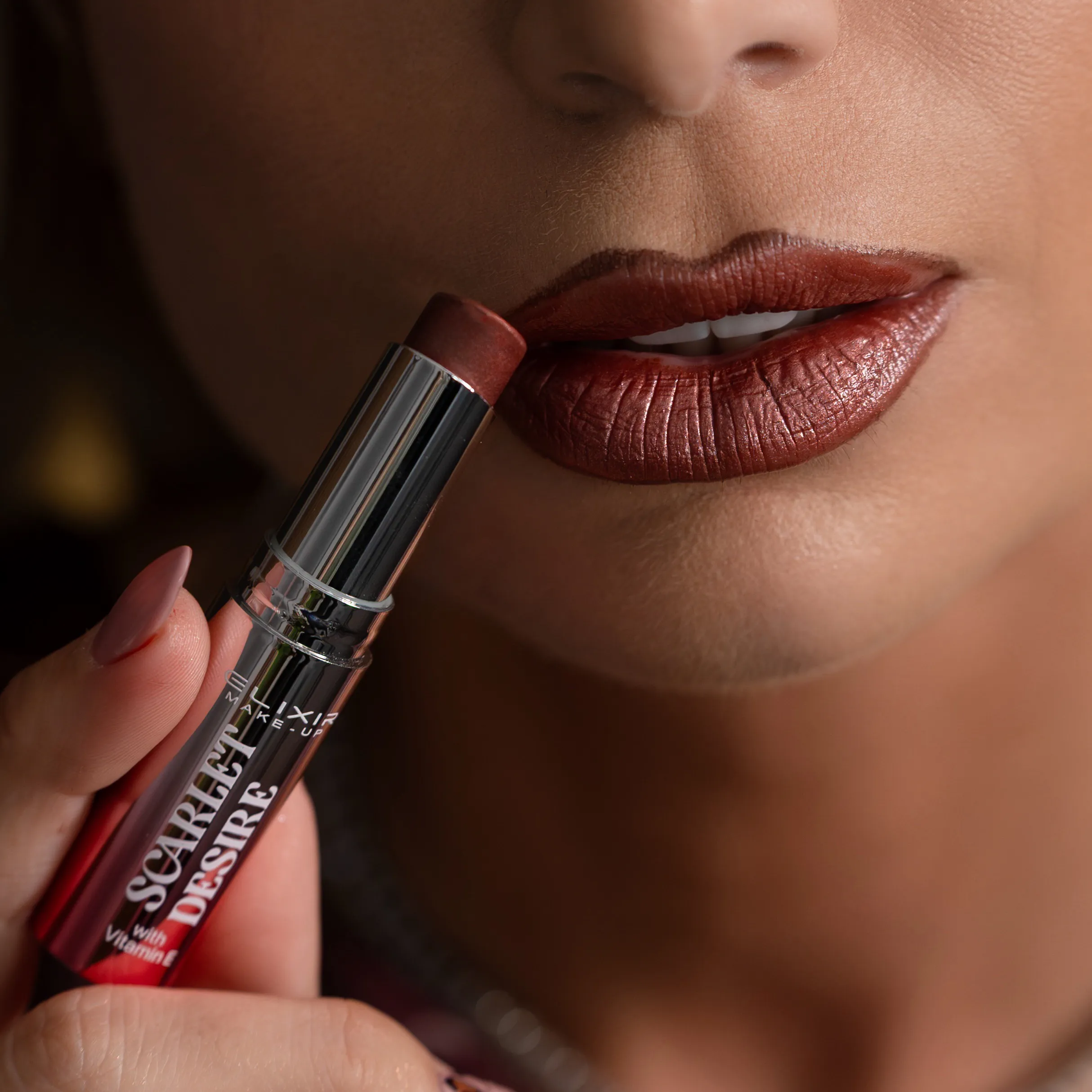 Elixir Scarlet Desire Satin Κραγιόν #102 3gr LIMITED EDITION! - Κραγιόν Με Σατινέ Υφή - Image 2